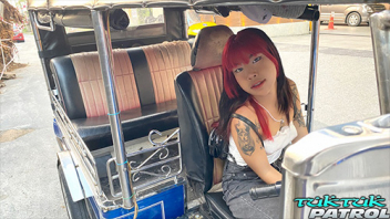 TukTukPatrol หนังโป้ไทย Frame น้องเฟรม สาวสวยวัยรุ่นไทยสักลายน่าเย็ด xxx มาโดนกระแทกหีเสียวแบบรัวๆจนร้องครางเงี่ยนเสียงหลงดังลั่น กระเด้าหีเสียวกันแรงแบบไม่ยั้ง เอาหีถี่จนน้ำเงี่ยนหีไหลเยิ้มไม่หยุด